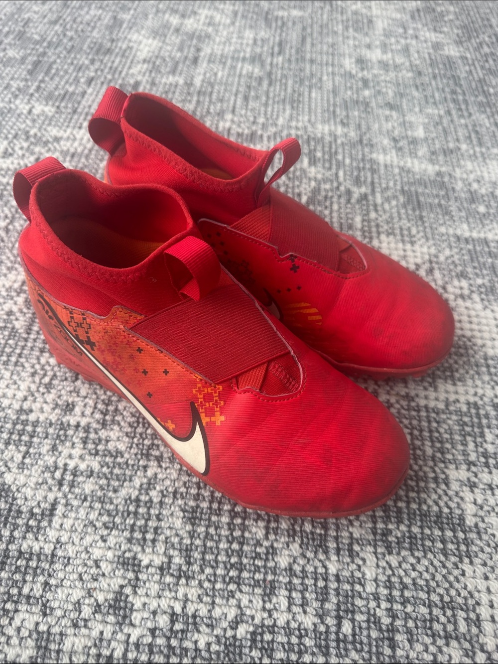 Nike Kids' Red nike indoor soccer cleats